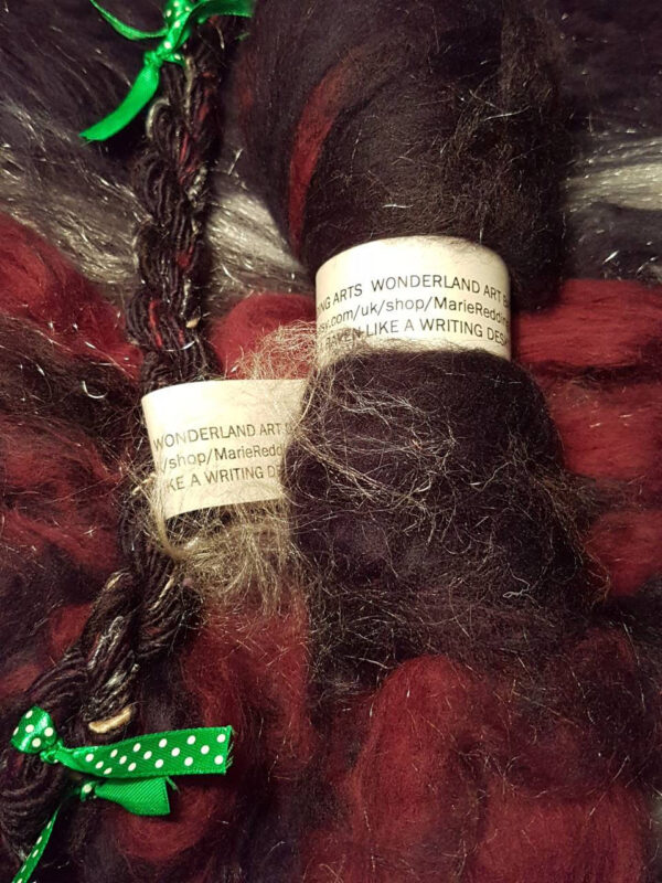 Wonderland Art batt / 11. Ravens Writing Desk / 50g / Black / Burgundy / Dark Brown / Earth Shades / Merino / Silk / Spinning / Felting