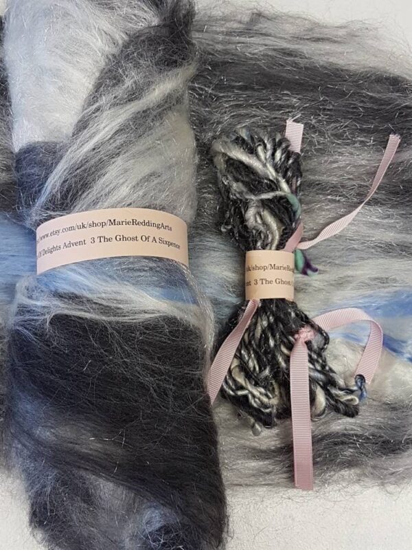 Handcarded Grey Art Batt / Box Of Delights / 3 The Ghost Of A Sixpence / Blue / White / Grey / Silver / 50g / Spinning Fibre Felting Fiber