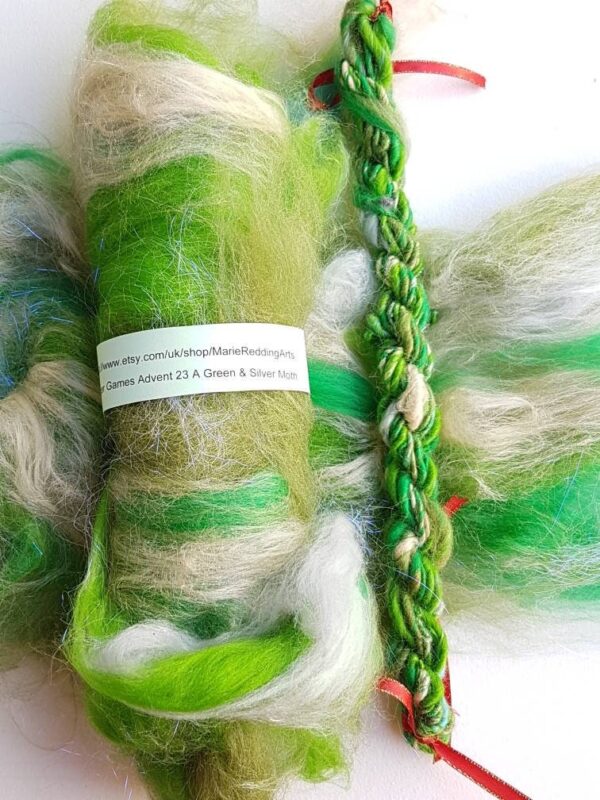 Handcarded Green Art Batt / 23 A Green And Silver Moth / White / Silver / Gray / Jade / Verdigris / 50g / Spinning Fibre / Felting Fiber