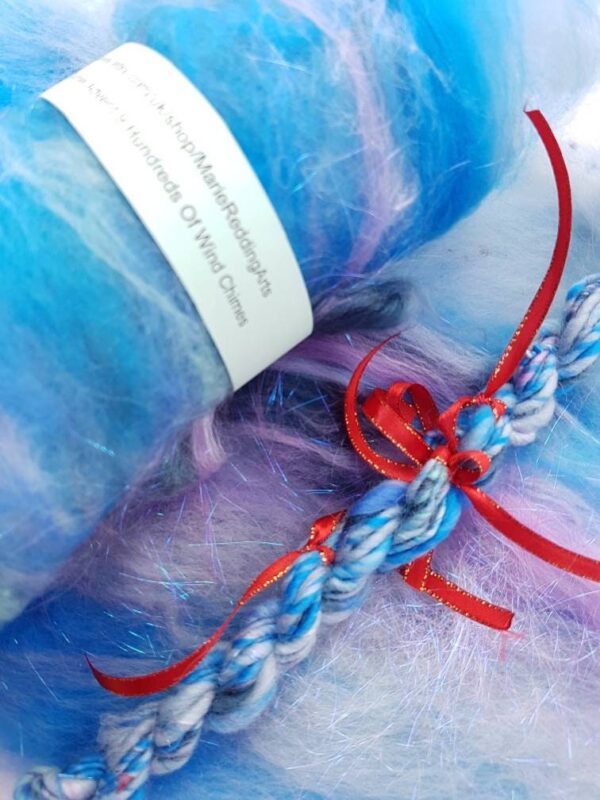 Handcarded Blue Batt / 9 Hundreds Of Wind Chimes / Lilac / Mauve / White / Cobalt / Sky / Rain / Sea / 50g / Spinning Fibre / Felting Fiber