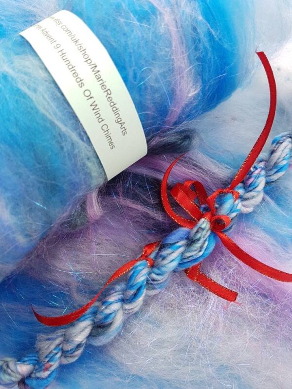 Handcarded Blue Batt / 9 Hundreds Of Wind Chimes / Lilac / Mauve / White / Cobalt / Sky / Rain / Sea / 50g / Spinning Fibre / Felting Fiber