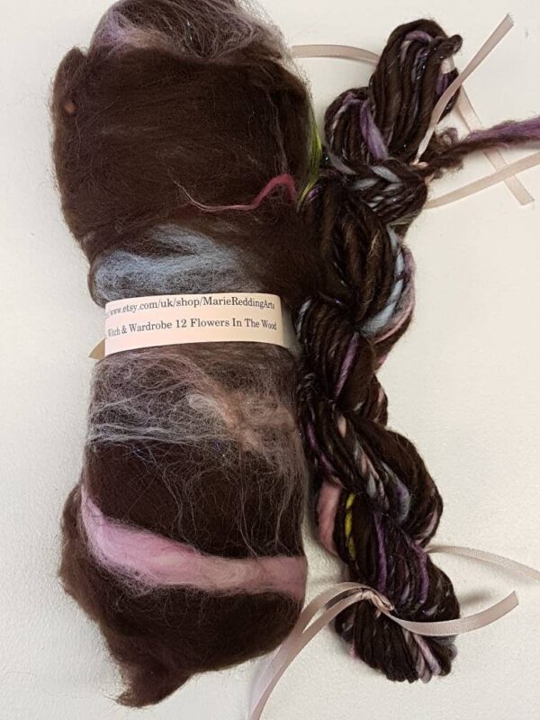 Narnia Art Batt / Handcarded / 12 Flowers In The Wood / Chocolate / Pink / Blue / Dark Brown / 50g / Wabisabi / Felting fibre / Spinning