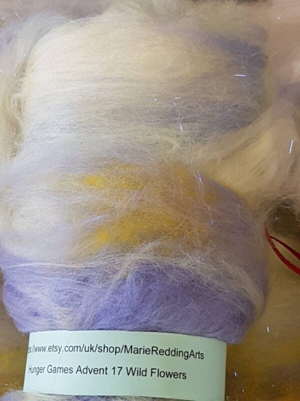 Handcarded Pastel Batt / 17 Wild Flowers / Rainbow / Lilac / Mauve / Yellow / Cream / Floral / Meadow / 50g / Spinning Fibre / Felting Fiber