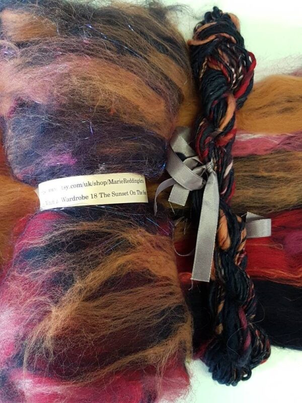 Narnia Art Yarn / Handspun Yarn / 18 The Sunset On The Sea / Navy / Dark Blue / Red / Pink / Peach / Single Ply / 50g / Knitting / Crochet