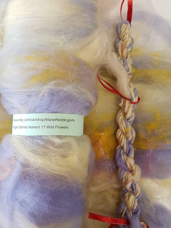 Handcarded Pastel Batt / 17 Wild Flowers / Rainbow / Lilac / Mauve / Yellow / Cream / Floral / Meadow / 50g / Spinning Fibre / Felting Fiber