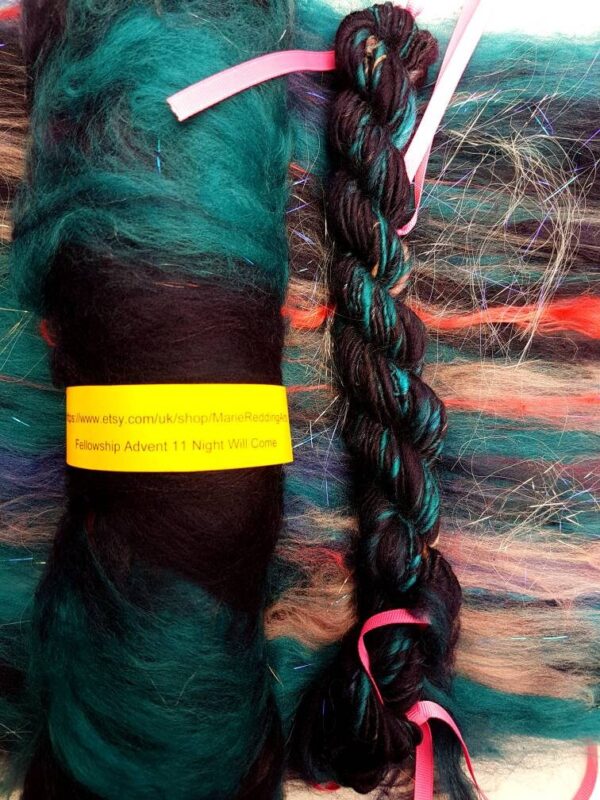 Blue Art Batt / 11 Night Will Come / 50g / Red / Sparkle / Turquoise / Mines / White / Fantasy / Darkness / Spinning Fibre / Felting Fiber