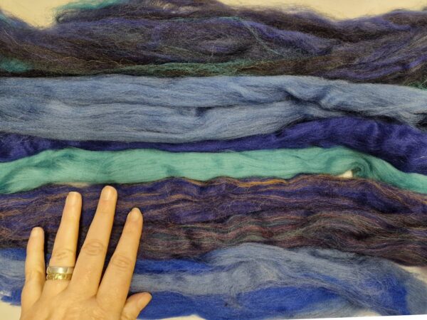 120g Waste Wool / Merino Corriedale Roving / Blues / Felting / Gift / Spinning / Fibre Gift / PLASTIC-FREE packaging